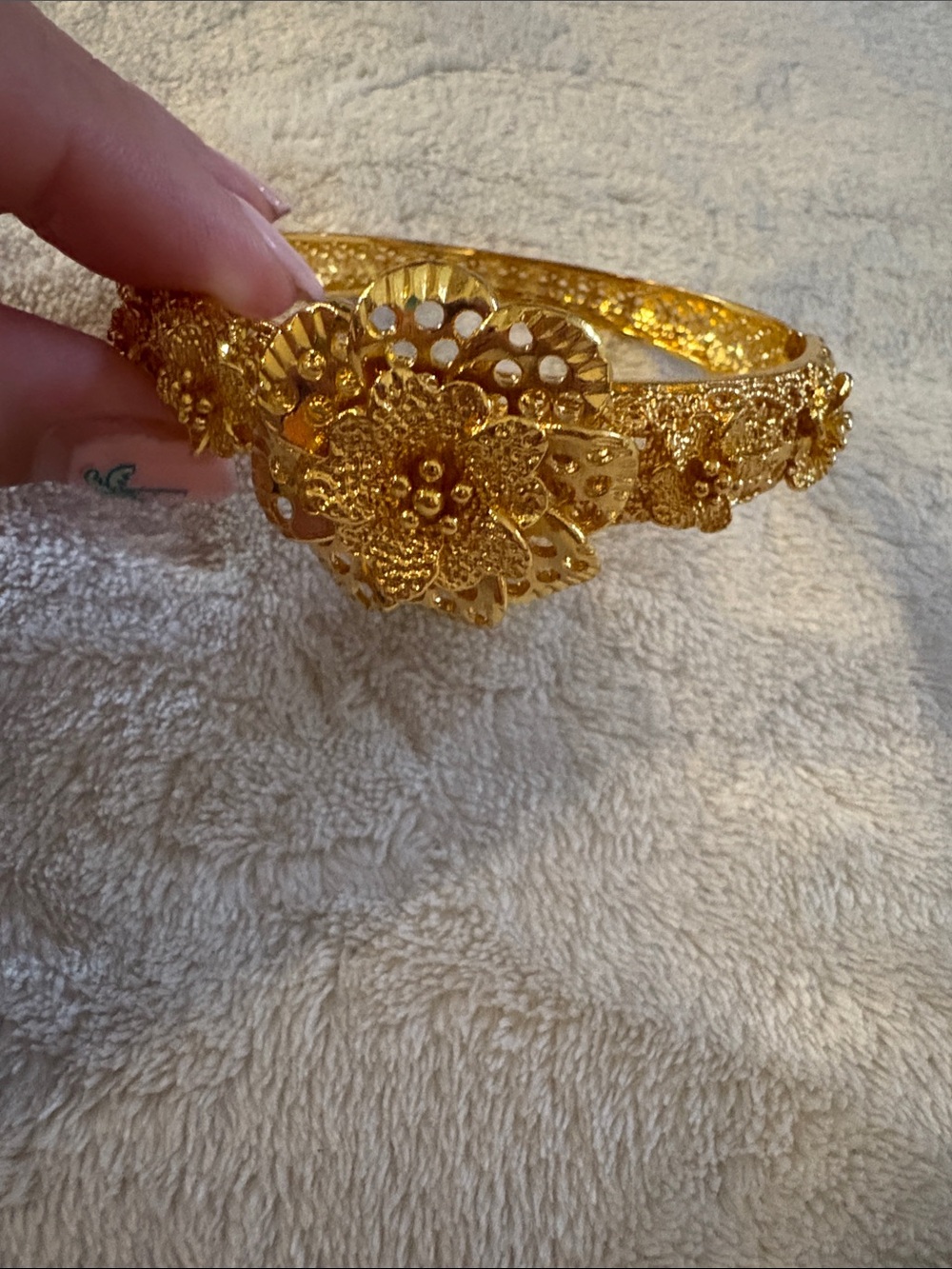Gold Floral Filigree Bracelet - Elegant Women's Jewelry